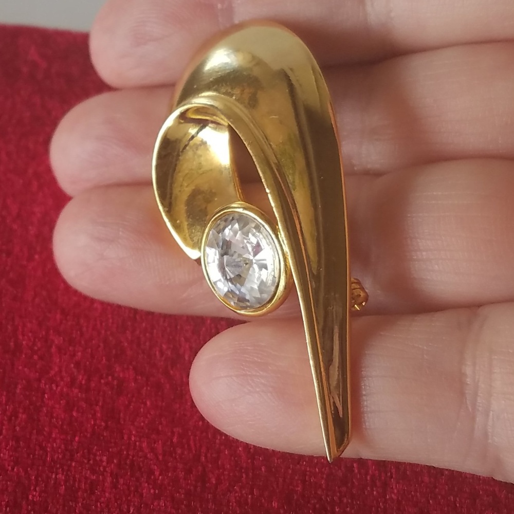 Vintage Rhinestone Gold tone Brooch Large 2.5"
